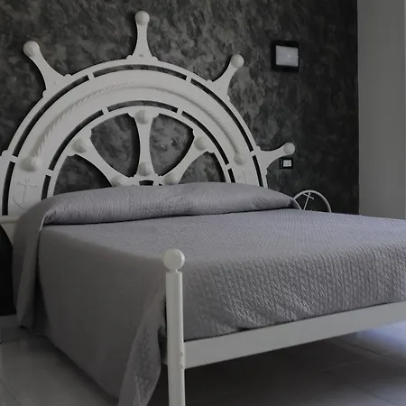 Badinomare Bed & Breakfast Terracina Exterior photo
